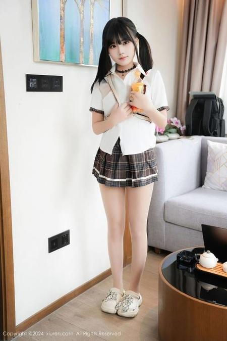 [Xiuren秀人网]2024.12.10 NO.9573 姚若兮vay[53+1P/568MB]-1